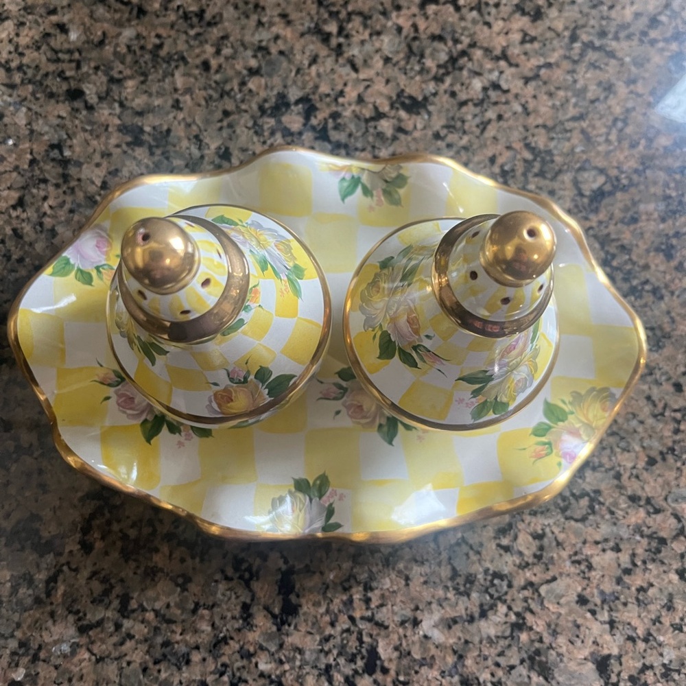 MacKenzie-Childs Retired Honeymoon Lemon Curd Salt and Pepper Shakers with Tray - Picture 3 of 7